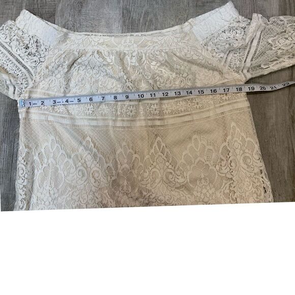 NWT David’s bridal speechless
Off-the-Shoulder 3/4-Sleeve Lace Shift Dr… - Picture 9 of 15